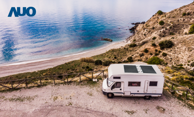 「可撓輕量化太陽光電板SunCurva」使用輕量特殊耐候型複合板取代傳統太陽能板的玻璃前板，不僅降低70%重量，每米平方僅3Kg；具有抗衝擊性能及通過電磁相容性測試，可應用於交通運輸工具，如露營車、遊艇等